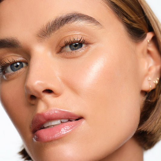 SAIE GLOWY SUPER GEL