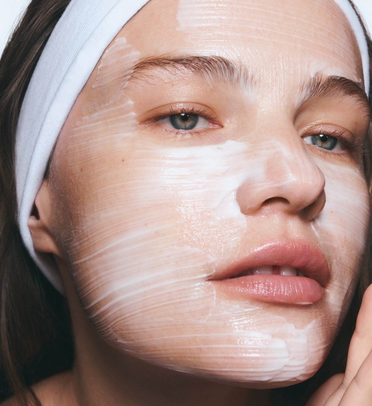Pre-Order: Rhode caffeine reset
SCULPTING CREAM MASK