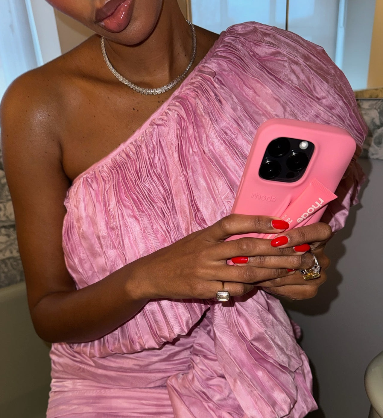 Pre-Order: Rhode lip case     LIMITED EDITION