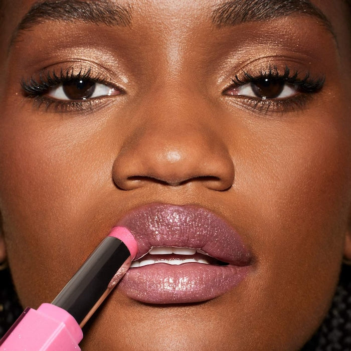 Fenty Beauty GLOSS BOMB
STIX| FLAMINGO FLING