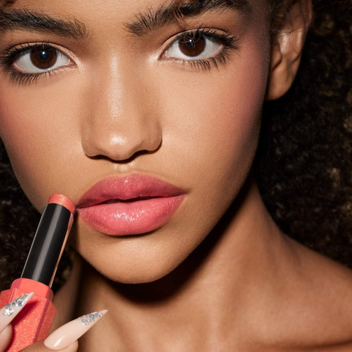 Fenty Beauty GLOSS BOMB
STIX| C U IN MAUI