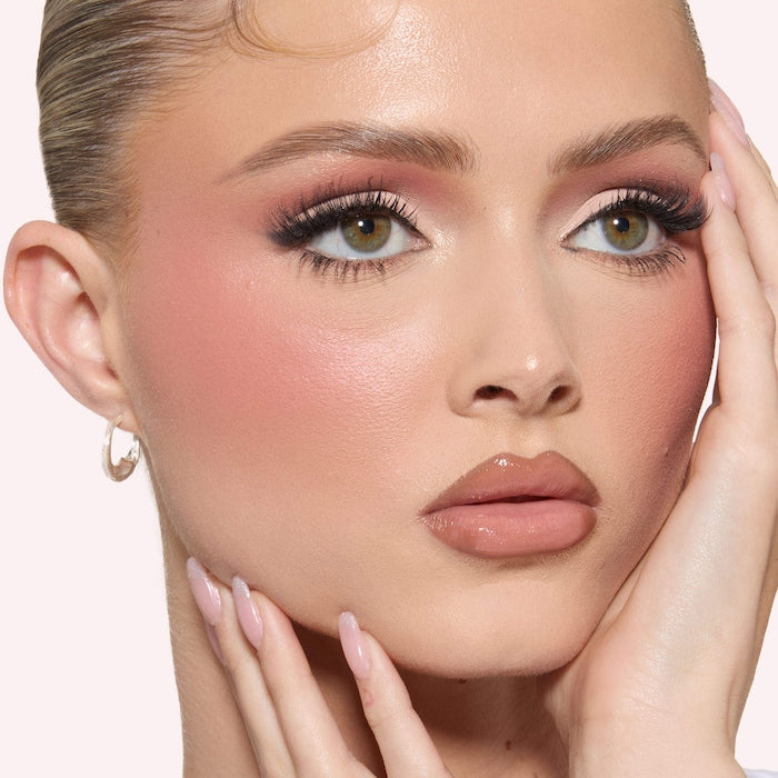 HUDA BEAUTY 
Blush Filter Blurring Blushlighters Palette| Toasty Peach