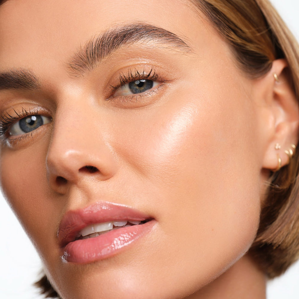 SAIE GLOWY SUPER GEL